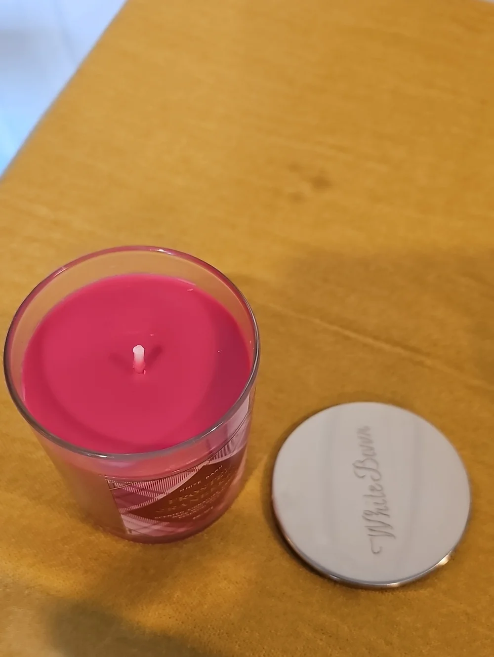 BATH & BODY WORKS WHITE BARN FROSTED CRANBERRY 8 OZ. SINGLE WICK JAR CANDLE NEW